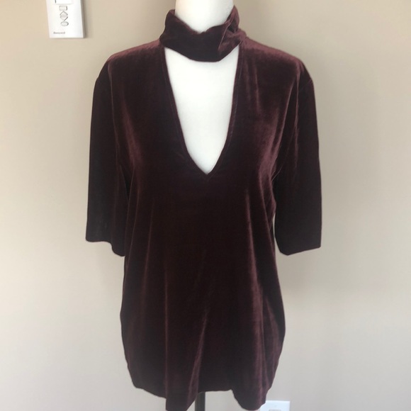 Theory Slit Collar V Neck Top in Dark Currant - Picture 2 of 3